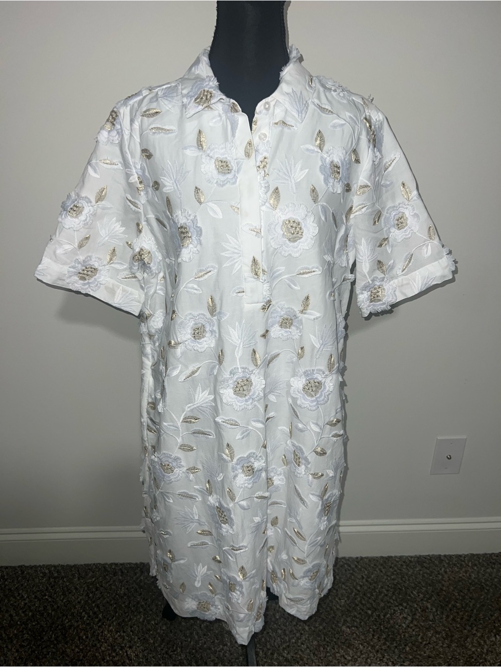 Chico’s 3D Floral Embroidered Dress White Gold Lined Popover Collar - Picture 4 of 11